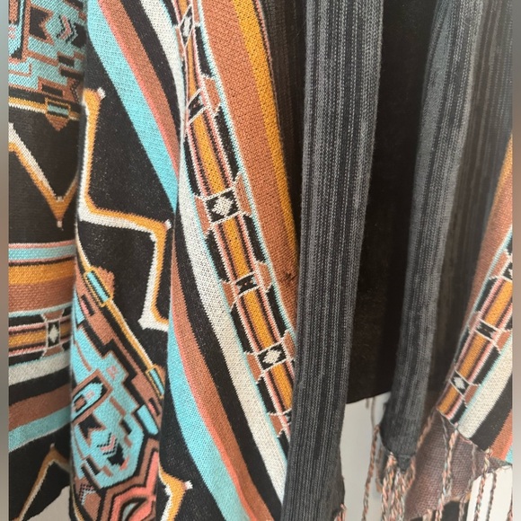 Billabong Dream Chaser Aztec Print
Fringe Hem Cardigan Size Small - Picture 10 of 10
